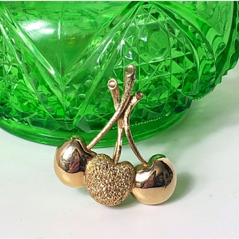 VINTAGE Goldtone Cherries Brooch Pin